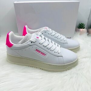 Women's Dunnit Lace-Up Round Toe Casual Sneakers